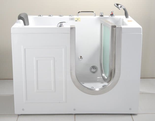 Bathtubs with Door for Safe Bathing