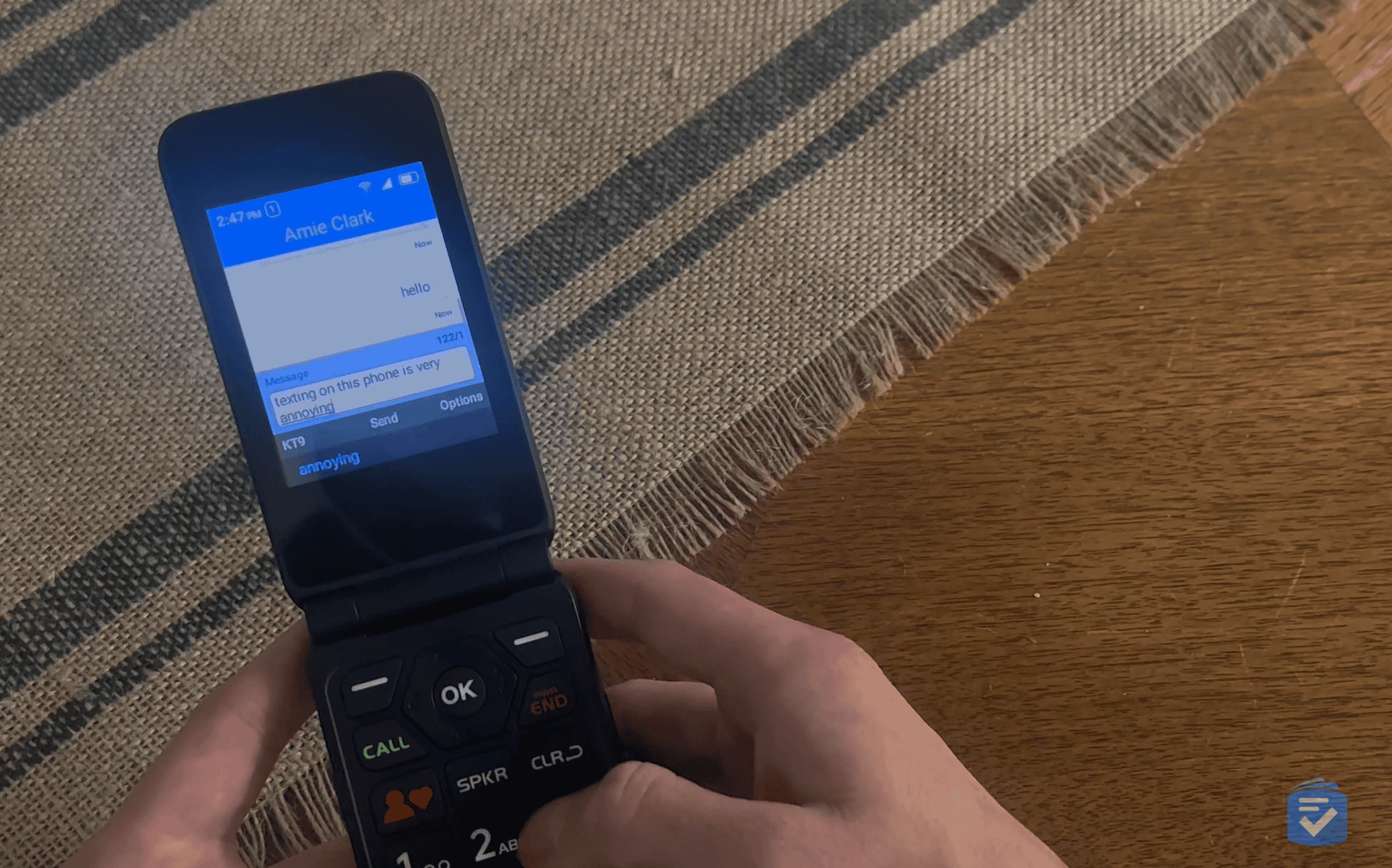 With no voice commands, drafting text messages with the Iris Easy Flip was a painfully slow experience